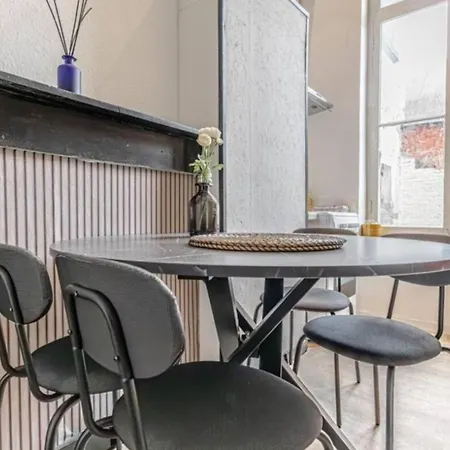 2 Bedrooms 4 Guests