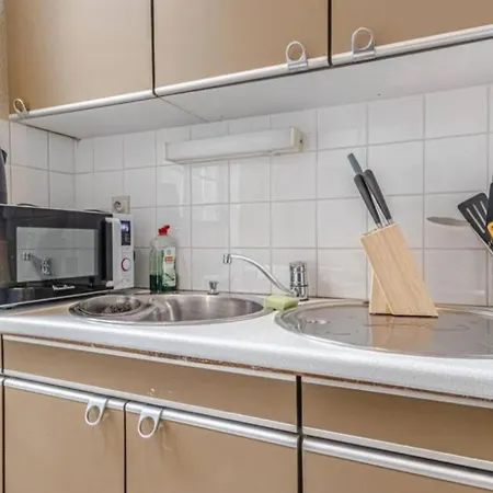 2 Bedrooms 4 Guests *