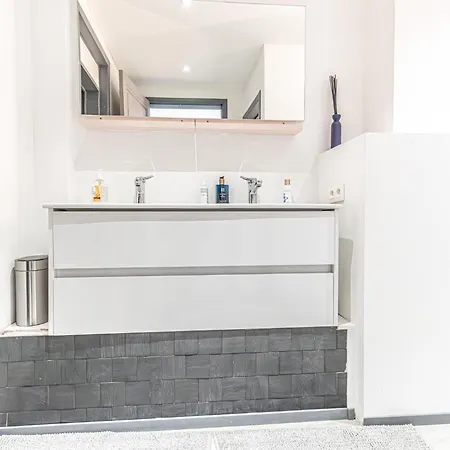 Apartamento 2 Private Bedrooms 4 Guests